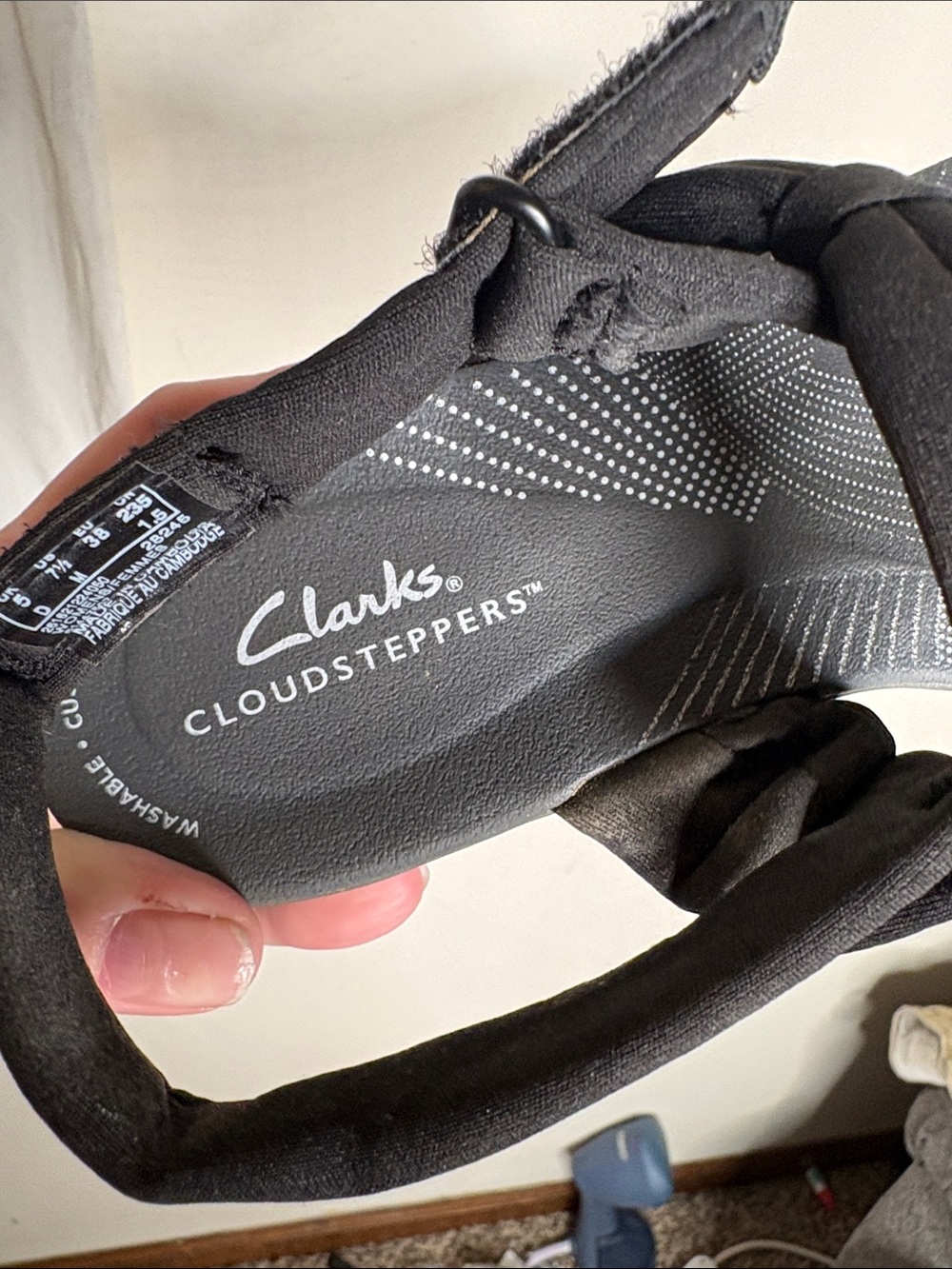 Clarks Black and Gray Women's Knotted Thong Sandals - Picture 2 of 5